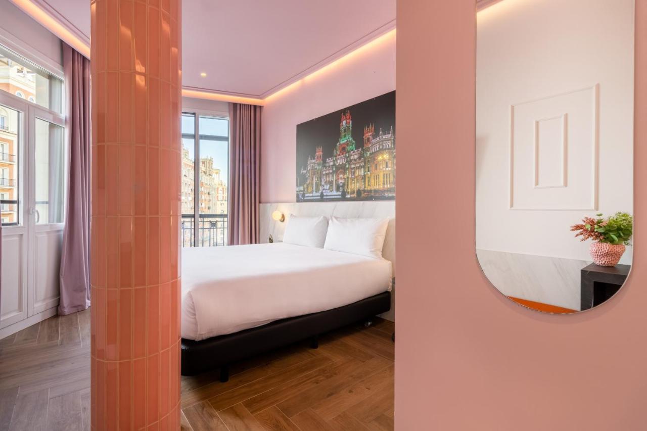 Ikonik Gran Via Hotel Madrid Bagian luar foto